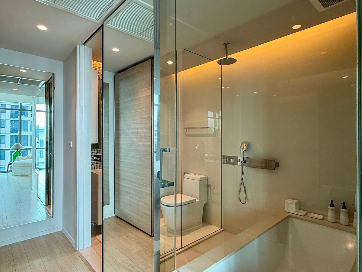 ให้เช่าคอนโดสุขุมวิท อโศก ทองหล่อ : คอนโด 2 ห้องนอนสไตล์โมเดิร์น ย่านอโศก สุขุมวิท กรุงเทพฯ ใกล้สถานี BTS และ MRT