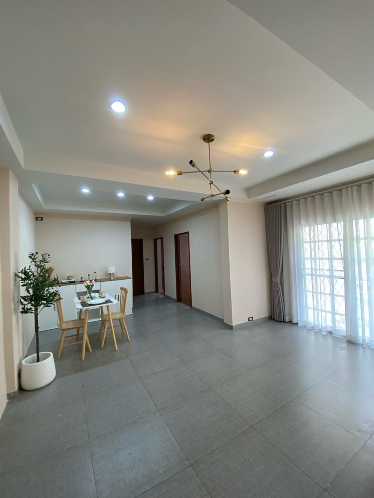 ขายคอนโดบางนา แบริ่ง ลาซาล : ขายคอนโด ชั้น1 มีสวน 2นอน 1น้ำ 58ตร.ม จอดรถ2คัน 