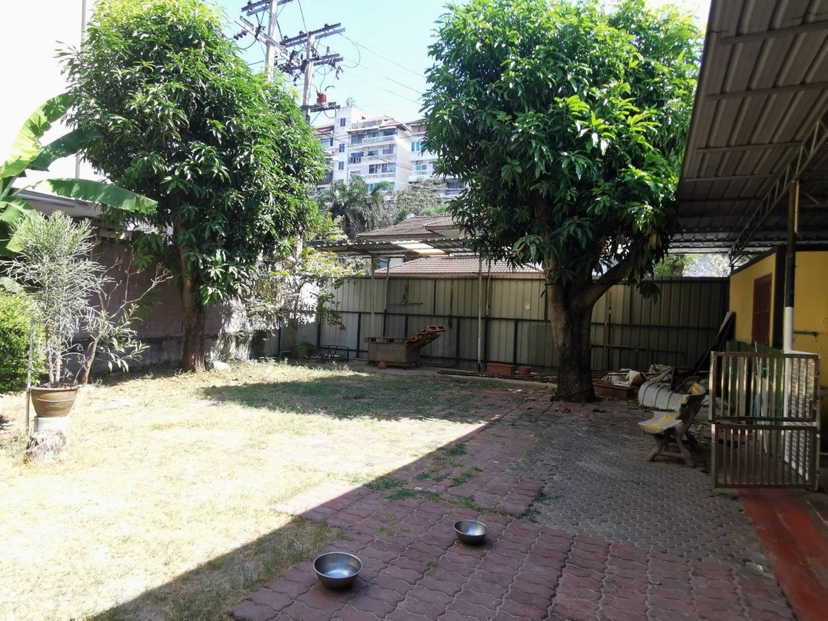 ที่ดินรามคำแหง หัวหมาก : ขาย/เช่า ที่ดิน รามคำแหง ใกล้ MRT ที่ดินแปลงใหญ่ 386 ตารางวา พร้อมสิ่งปลูกสร้าง เหมาะพัฒนาอพาร์ทเม้นท์ โฮมออฟฟิศ ลงทุน