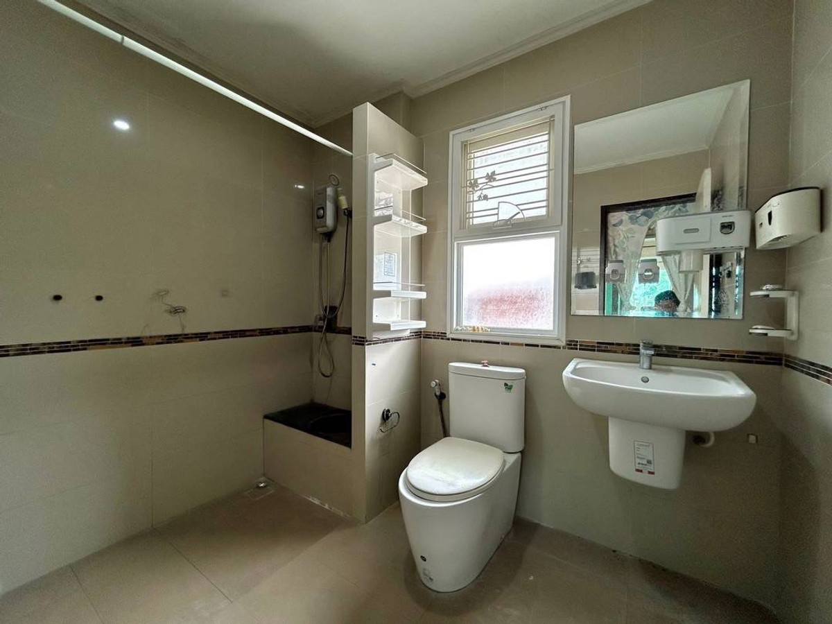 For SaleHousePathum Thani,Rangsit, Thammasat : Single house for sale, Bella Wongwaen - Lumlukka Klong 3, size 60 sq m, in front of the house does not collide with anyone, Bella Wongwaen - Lumlukka Klong 3