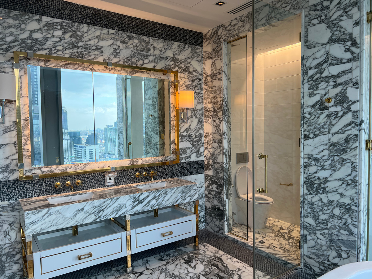 ขายคอนโดสาทร นราธิวาส : 🚨🔥 ขายด่วน | Ritz-Carlton Residences | 3 นอน | 211 ตร.ม. | ชั้น 28 | 65 ล้าน ALL-IN ⚡ ไม่มีค่าโอน ⚡ ไม่มีภาษี ⚡ ไม่มีค่าใช้จ่ายเพิ่ม | ~308K/ตร.ม. เทียบตลาด 440K/ตร.ม. 💰 ต่ำกว่าตลาด 30% 🏙️