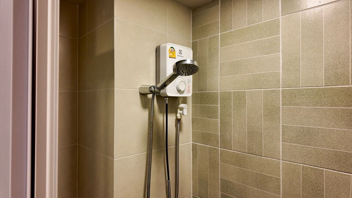 For RentCondoPinklao, Charansanitwong : For rent, D Condo Phana 28 SQM, you will receive a convenient, clean, fully furnished room with electrical appliances.