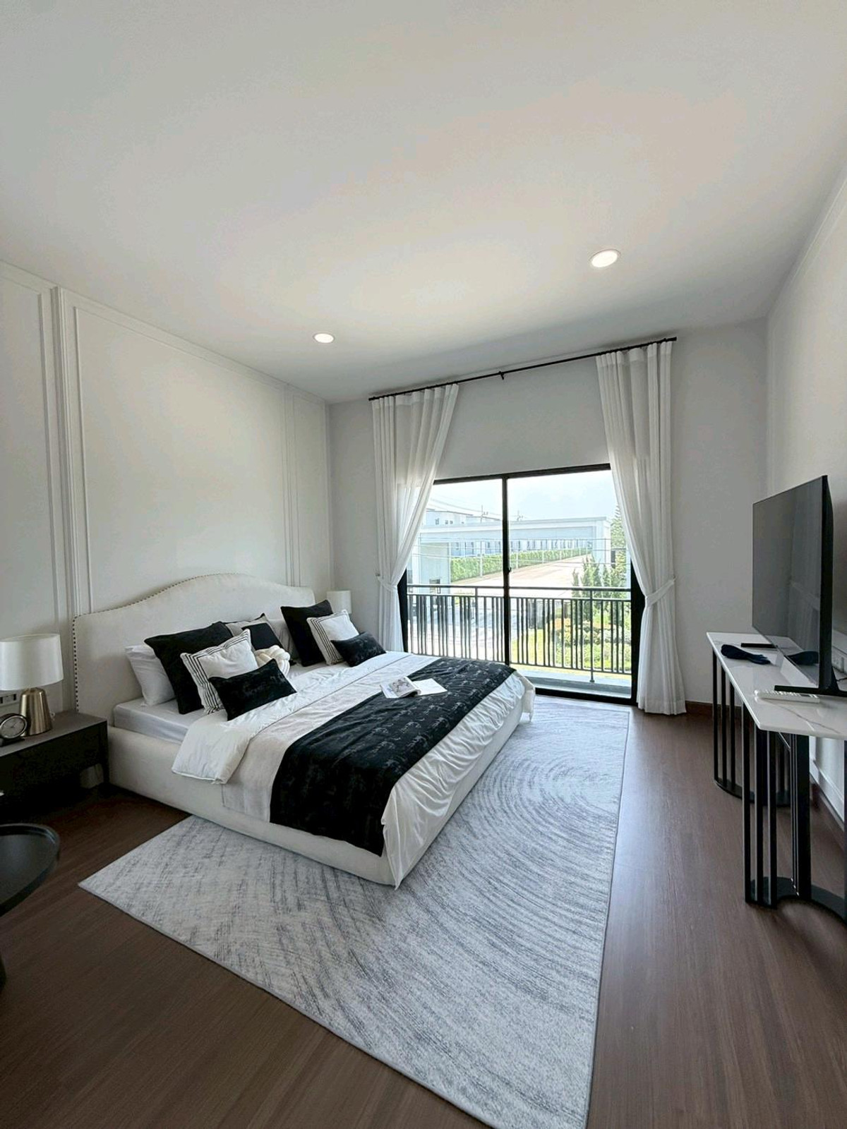 ขายบ้านนนทบุรี บางใหญ่ บางบัวทอง : บ้านเดี่ยว ตกแต่งพร้อมเข้าอยู่ ทำเลหน้าคลับเฮ้าส์