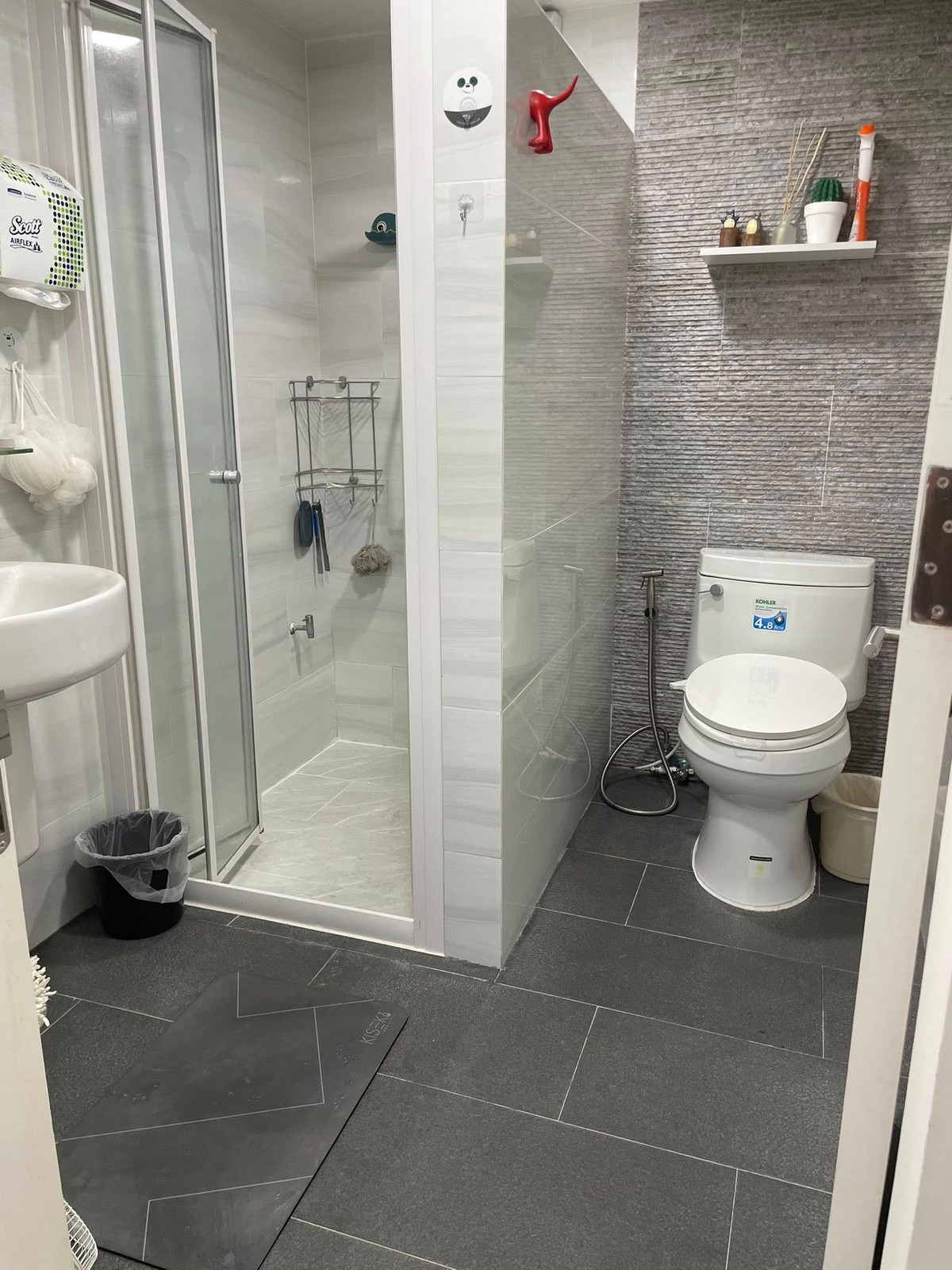 For RentCondoSilom, Saladaeng, Bangrak : 🏙️ State Tower for rent | BTS Saphan Taksin✨ Newly renovated room, fully decorated, ready to move in.