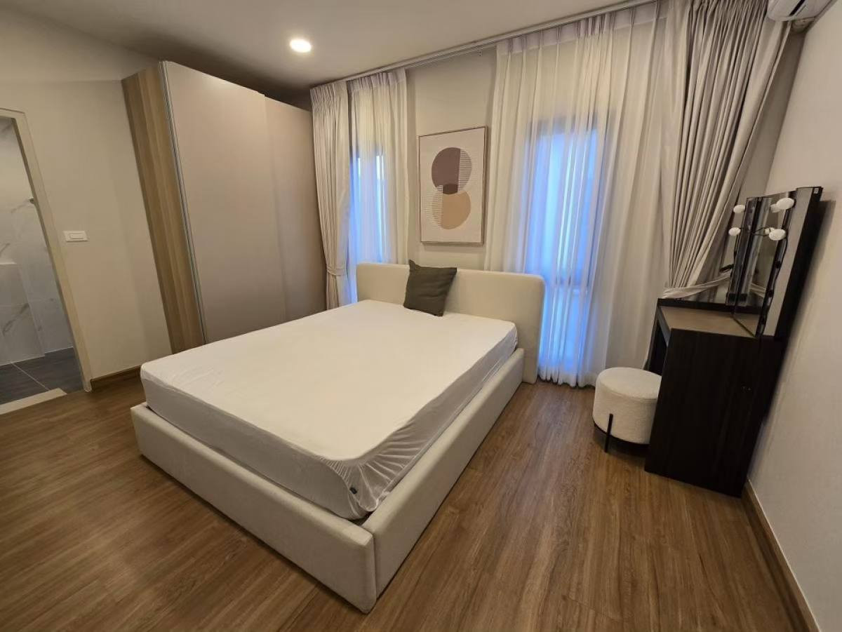 ให้เช่าบ้านบางนา แบริ่ง ลาซาล : ᚱ ให้เช่า บ้านเดี่ยว🔥4 ห้องนอน 190 ตร.ม.🔥ที่จอดรถ 2 คัน ✅ มี EV Charger Centro บางนา ใกล้ Mega Bangna เพียง 1 กม.