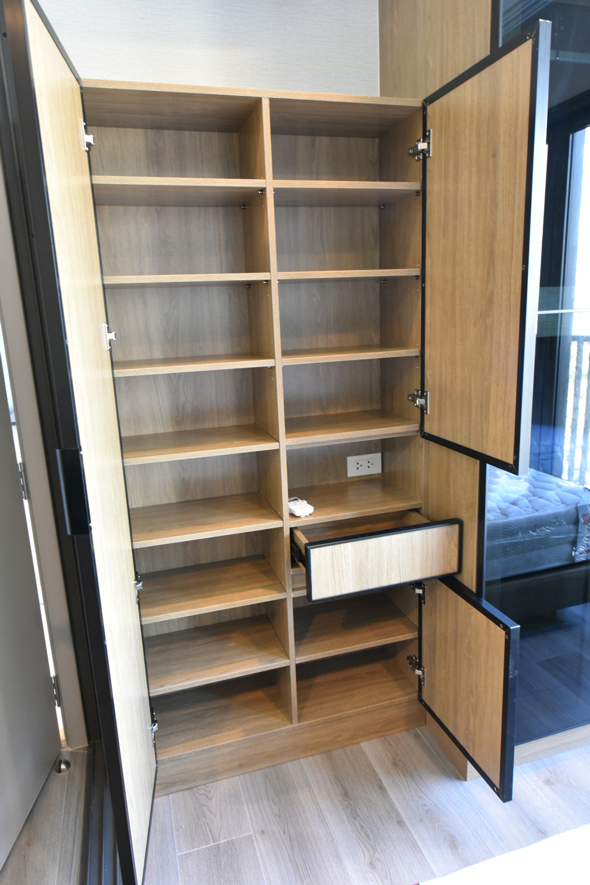 ให้เช่าคอนโดรัตนาธิเบศร์ สนามบินน้ำ พระนั่งเกล้า : ให้เช่าคอนโด The Politan Aqua ตึก A ชั้น 53 ฝั่งทิศเหนือ พื้นที่ 30 ตารางเมตร วิวแม่น้ำเจ้าพระยา