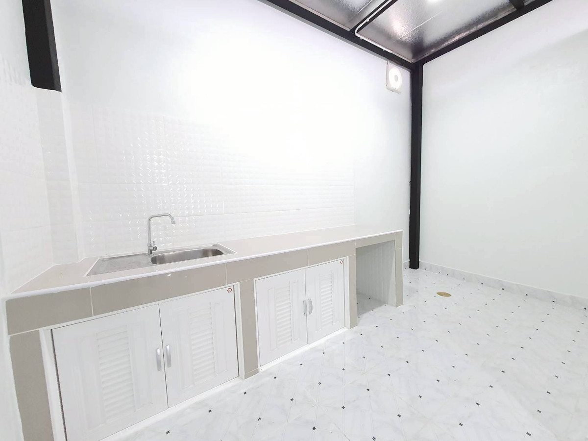 ขายทาวน์โฮมพระราม 5 ราชพฤกษ์ บางกรวย : 283AGKI ทาวน์เฮ้าส์งบไม่ถึง 2 ล้าน ทำเลราชพฤกษ์  บ้านไซซ์กำลังดี