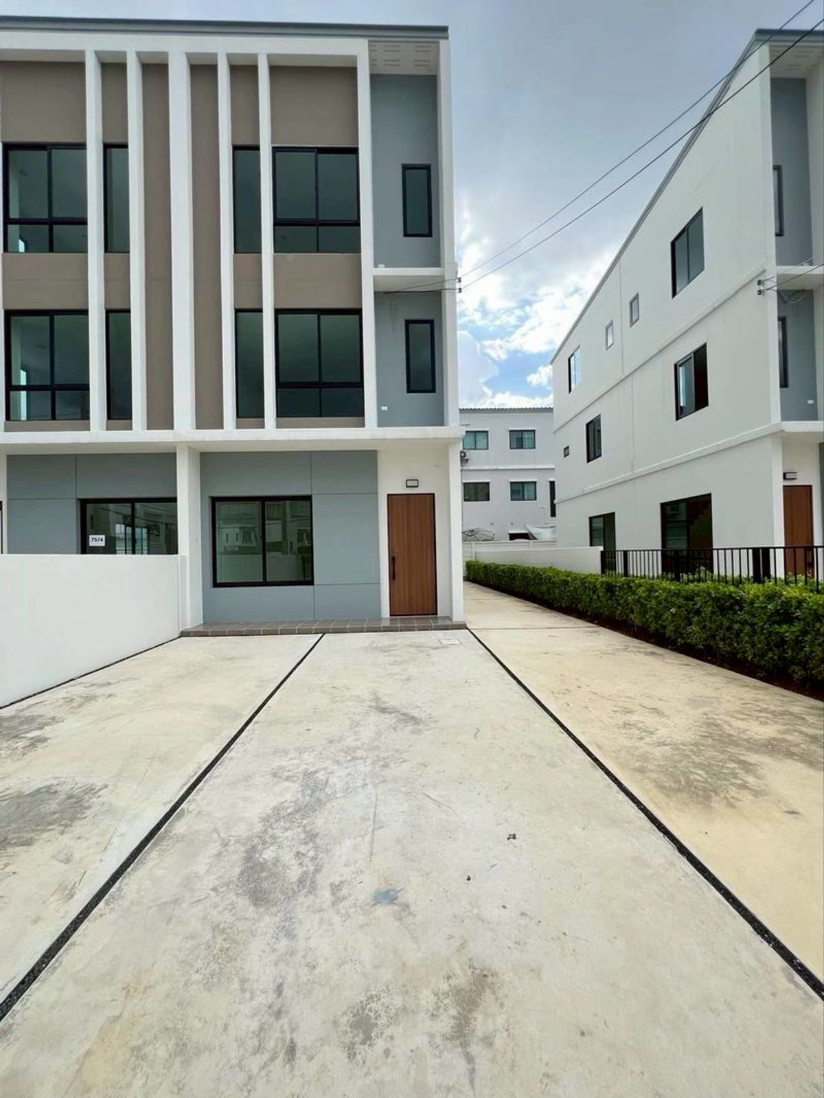 ให้เช่าทาวน์โฮมเกษตรศาสตร์ รัชโยธิน : ให้เช่า ทาวน์โฮม 3 ชั้น พฤกษาวิลล์ @เวิร์ค รามอินทรา สเตชั่น ขนาดที่ดิน 48.4 – 54 ตร.วา 2 ห้องนอน แขวงอนุสาวรีย์ เขตบางเขน กรุงเทพมหานคร