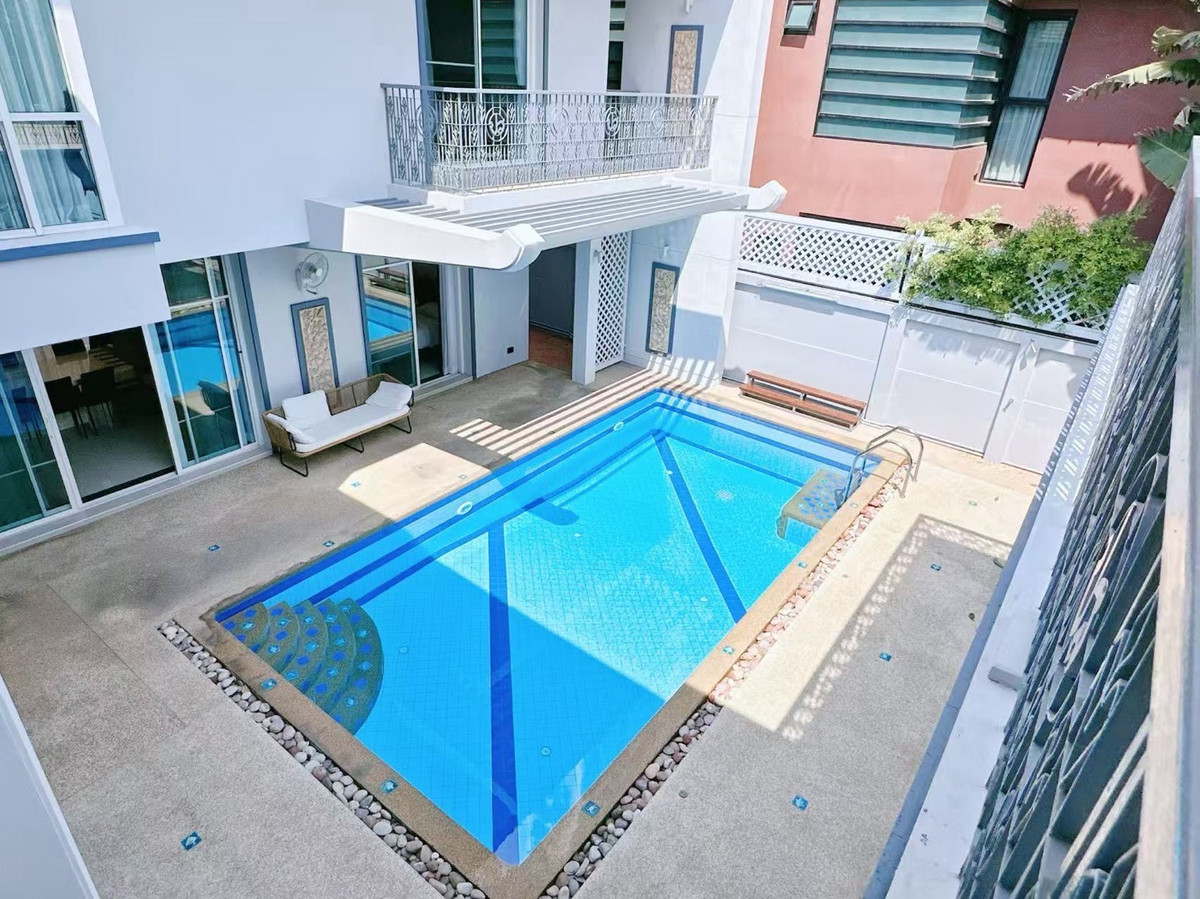 For RentSukhumvit, Asoke, Thonglor : 🌈3-storey detached pool villa with swimming pool🎤