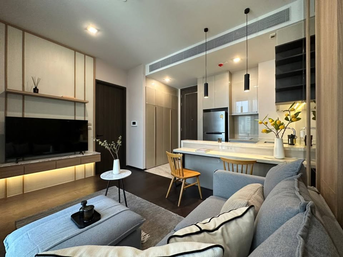 For RentCondoSukhumvit, Asoke, Thonglor : Condo for rent LAVIQ Sukhumvit 57, 1 bedroom, high ceiling, 14th floor, 43 sq m, only 200 meters from BTS Thonglor.