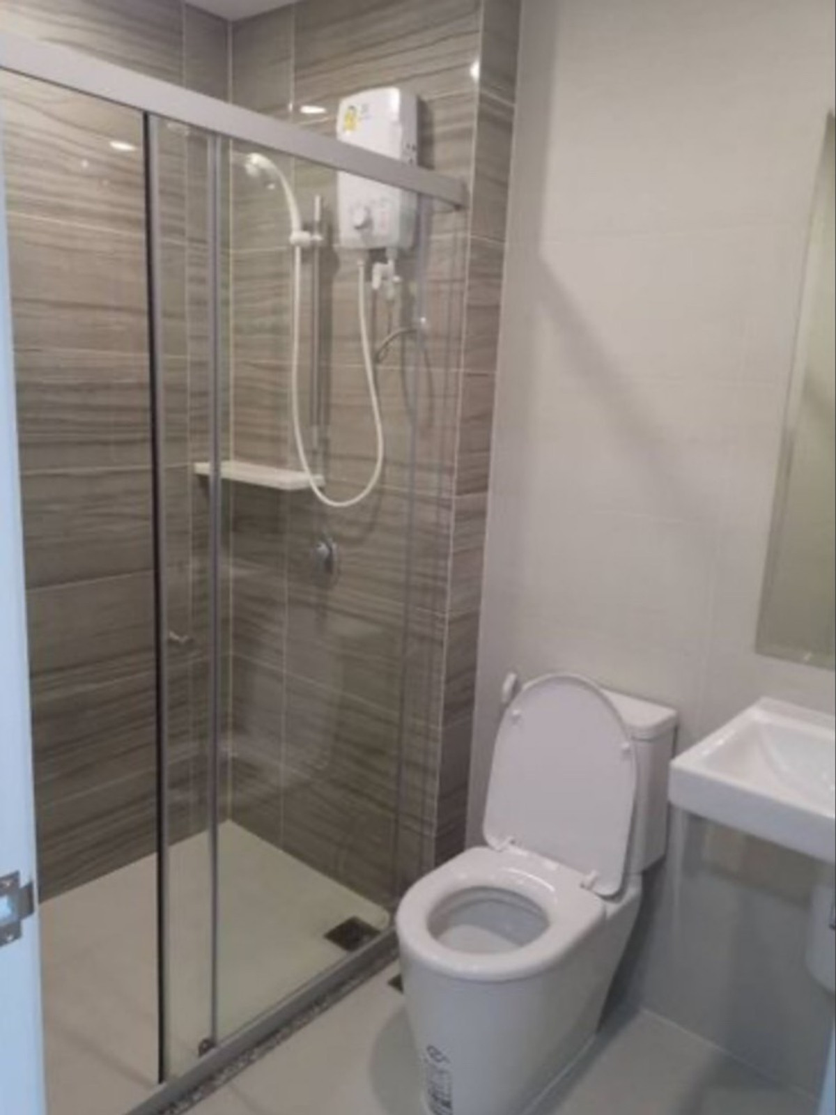 For RentCondoRamkhamhaeng, Hua Mak : ✅ SVR246 ✅ Line : @p2nproperty