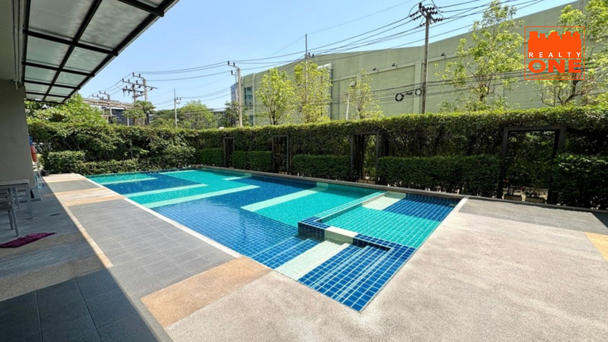 ขายคอนโดอ่อนนุช อุดมสุข : ขายด่วน! ห้องสวยรีโนเวทใหม่ ลุมพินี วิลล์ สุขุมวิท 77 เฟส 2 ติดถนนอ่อนนุช (Lumpini Ville Sukhumvit 77 Phase 2)