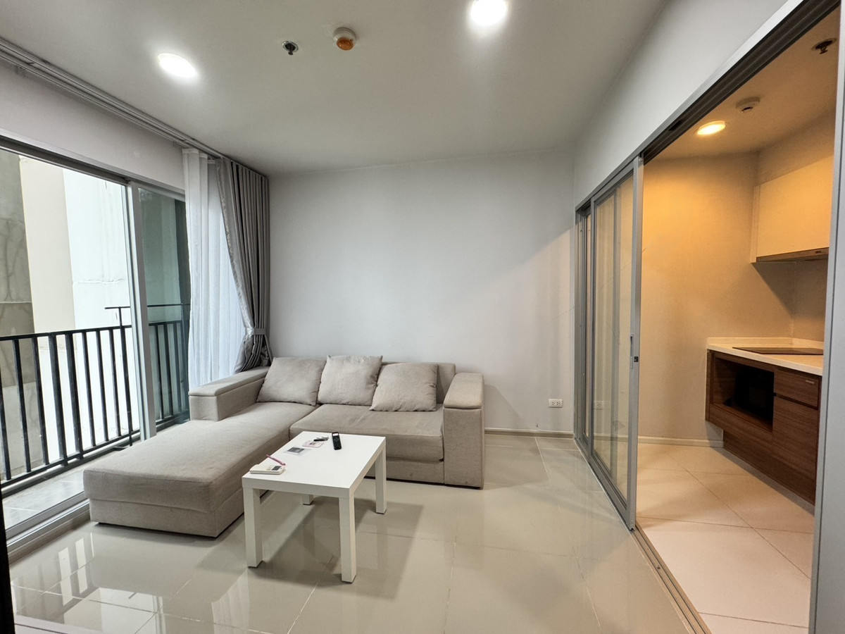 ขายคอนโดสาทร นราธิวาส : ขายด่วนๆ fuse chan sathorn 35 ตรม. ห้องสวย  เฟอร์นิเจอร์พร้อม เครื่องใช้ไฟฟ้าพร้อม