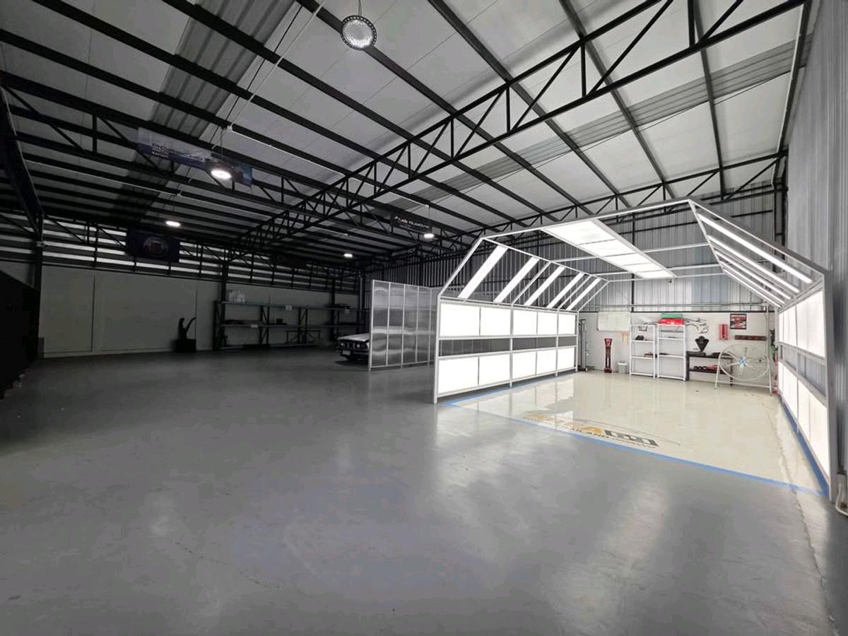 For RentShowroomRama9, Petchburi, RCA : Showroom for rent with service center, 500 sq m, Rama 9