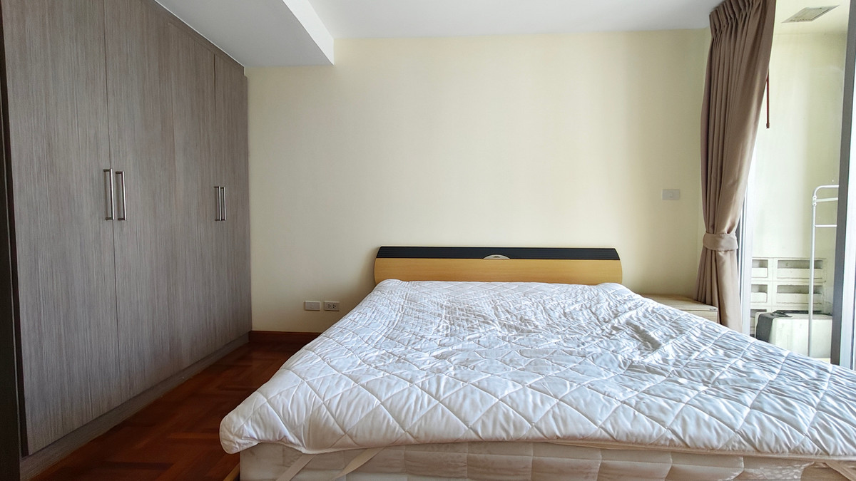 ให้เช่าคอนโดสุขุมวิท อโศก ทองหล่อ : คอนโด 2 ห้องนอน 1 ห้องน้ำ ขนาด 60 ตารางเมตร ที่อโศกเพลส ให้เช่า 22,000 บาทต่อเดือน ซอยสุขุมวิท 21 สถานีรถไฟฟ้า BTS อโศก