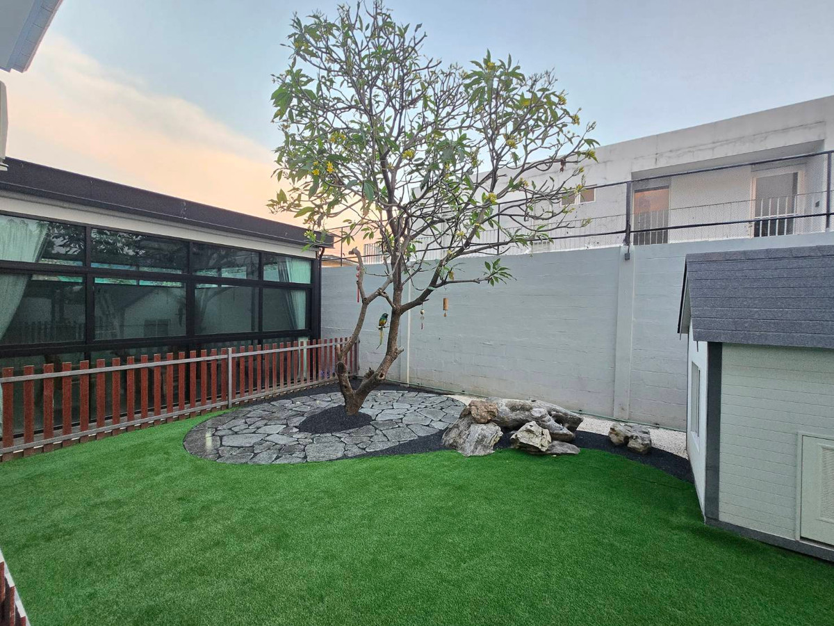 ให้เช่าบ้านโชคชัย4 ลาดพร้าว71 : บ้านเดี่ยว 2 ชั้น รีโนเวทใหม่ สไตล์โมเดิร์น ทำลเดี ให้เช่า ย่านลาดพร้าว-โชคชัย4 ใกล้โรงพยาบาลเปาโล โชคชัย 4 เพียง 2 กม.