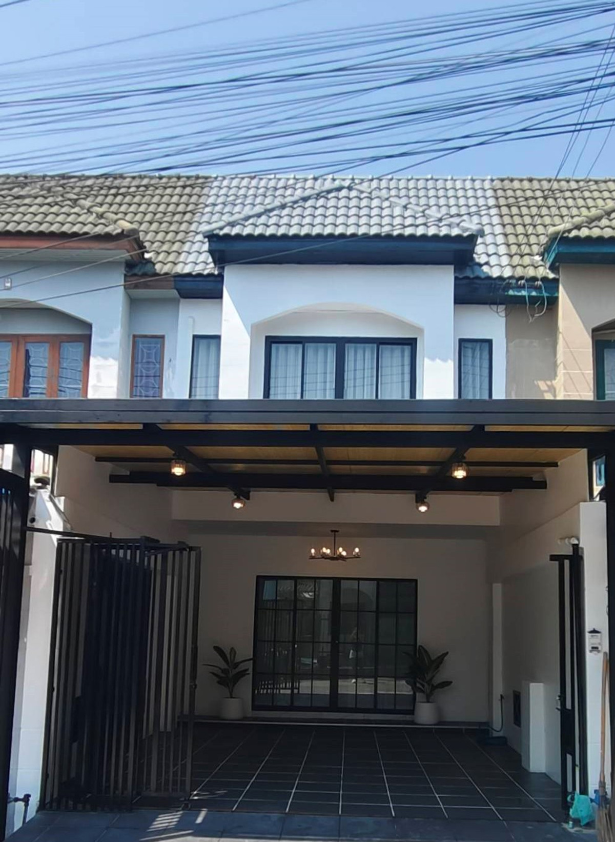 For SaleTownhomePattaya, Bangsaen, Chonburi : Chatkaew Group Village Phase 1 / 2 Bedrooms (FOR SALE) BEWN141