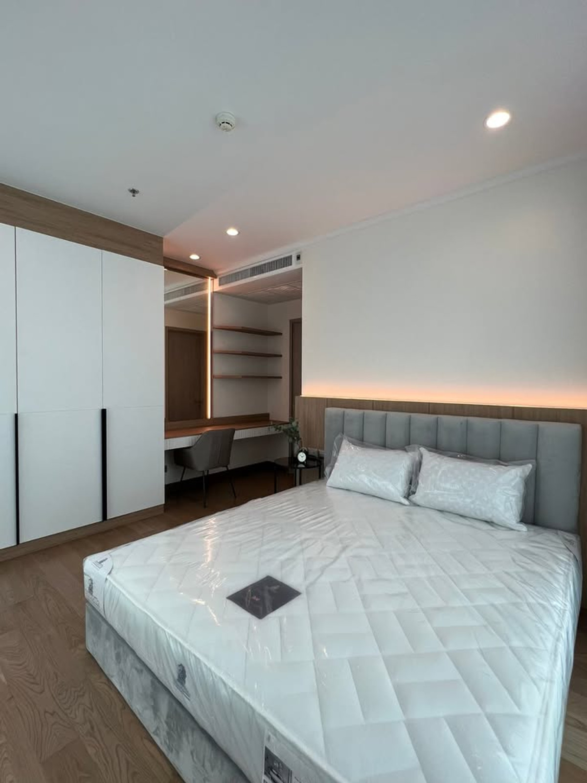 CondoSukhumvit, Asoke, Thonglor : ✨ Condo for Rent / Sale Supalai Oriental Sukhumvit 39 Spacious Unit - Near BTS Phrom Phong✨