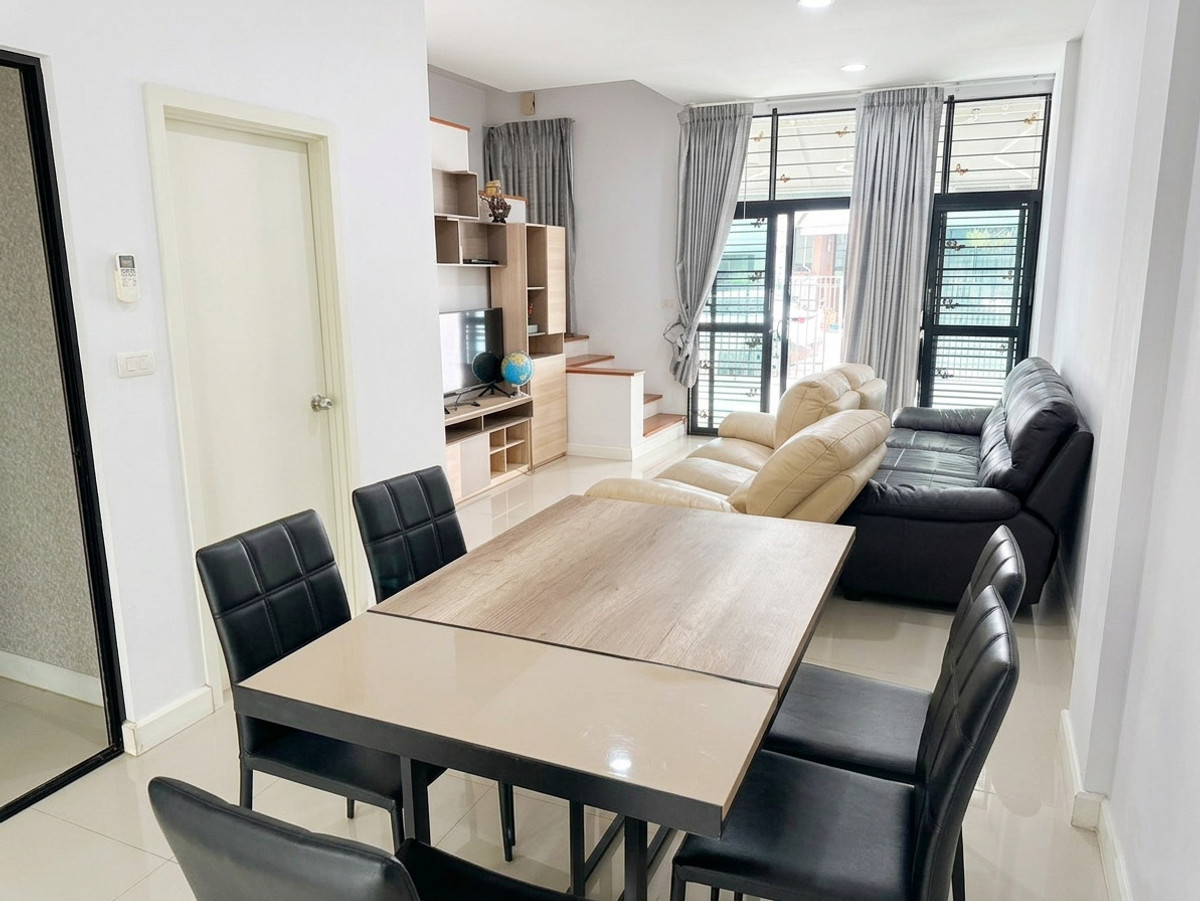 ขายทาวน์โฮมบางซื่อ วงศ์สว่าง เตาปูน : ฟลอร่า วงศ์สว่าง / 3 ห้องนอน (ขาย), Flora Wongsawang / 3 Bedrooms (FOR SALE) BNS048