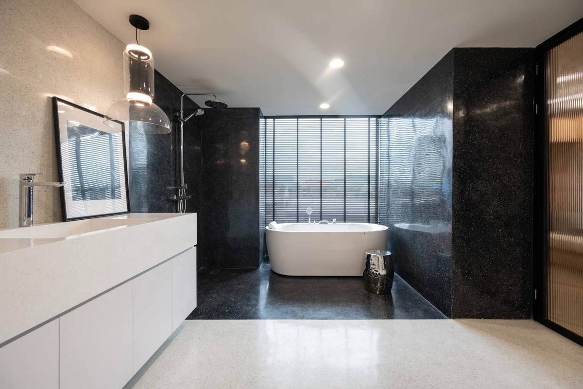 For SaleHome OfficeSapankwai,Jatujak : For sale 🏢 Luxurious 5-story home office with elevator + private swimming pool.
Saphan Khwai - Ari location | Modern Luxury design