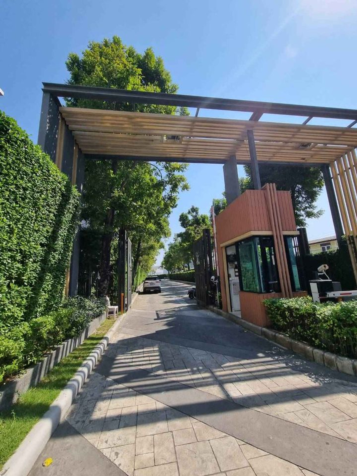 บ้านลาดกระบัง สุวรรณภูมิ : ให้เช่าบ้าน ที่โครงการ บ้านลุมพินี สวนหลวง พระราม 9 ราคา 120,000 บาท พร้อมราคาขาย [MKh260402]