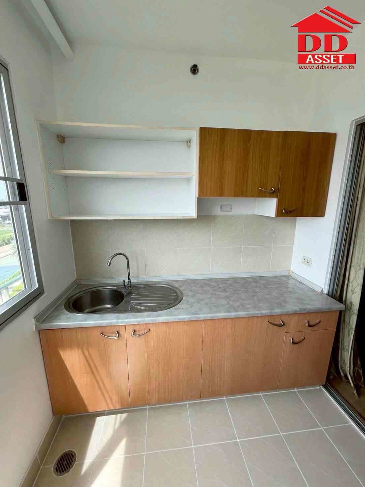 For SaleCondoPattanakan, Srinakarin : Urgent sale, cheap sale, Condo Supalai Park Srinakarin, ready to move in, Condo Supalai Park Srinakarin, property code: C8430