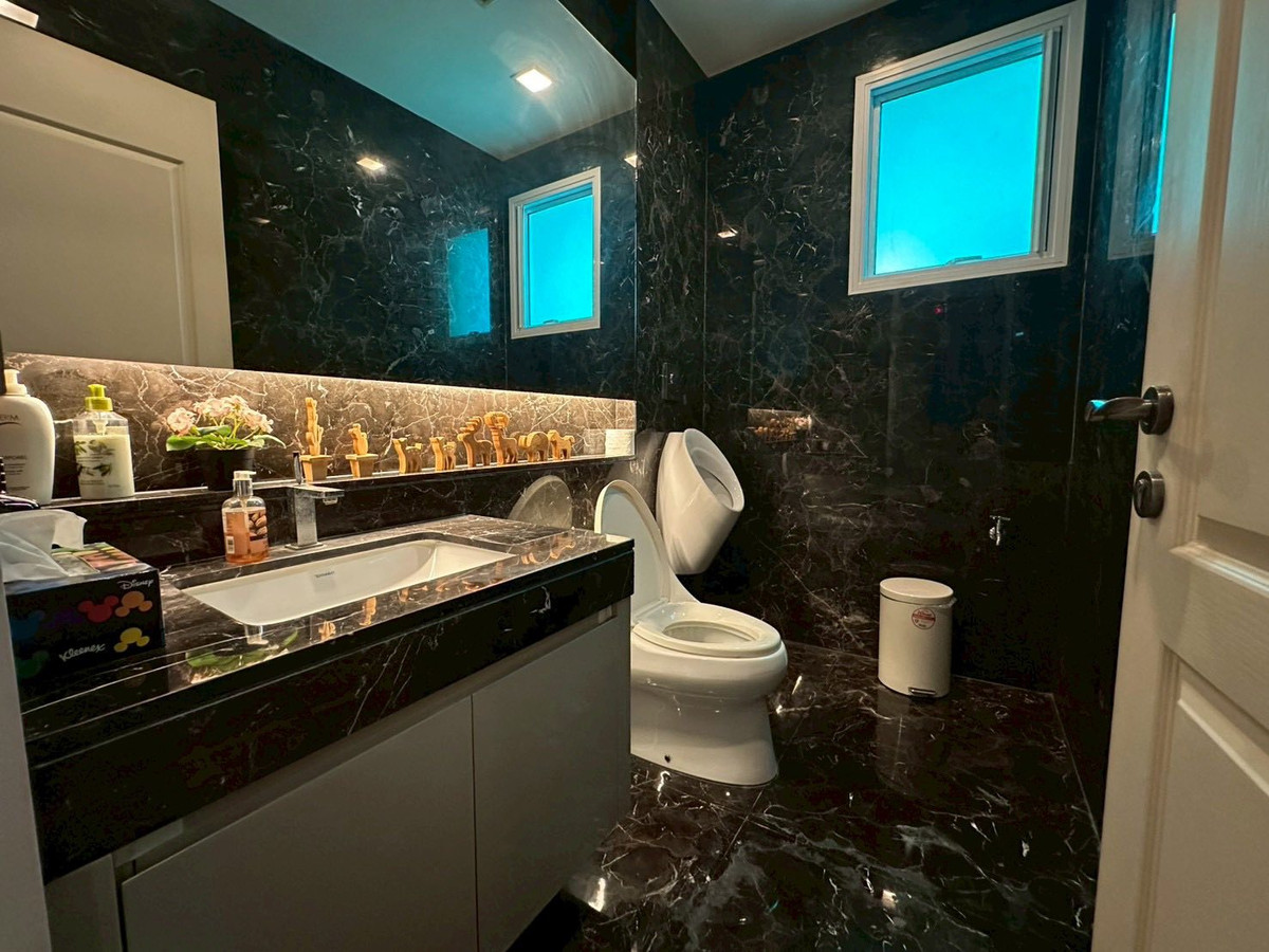 ขายบ้านบางนา แบริ่ง ลาซาล : ขายบ้านเดี่ยว 2 ชั้น หมู่บ้านนาราสิริ บางนา ทำเลดี เดินทางสะดวก