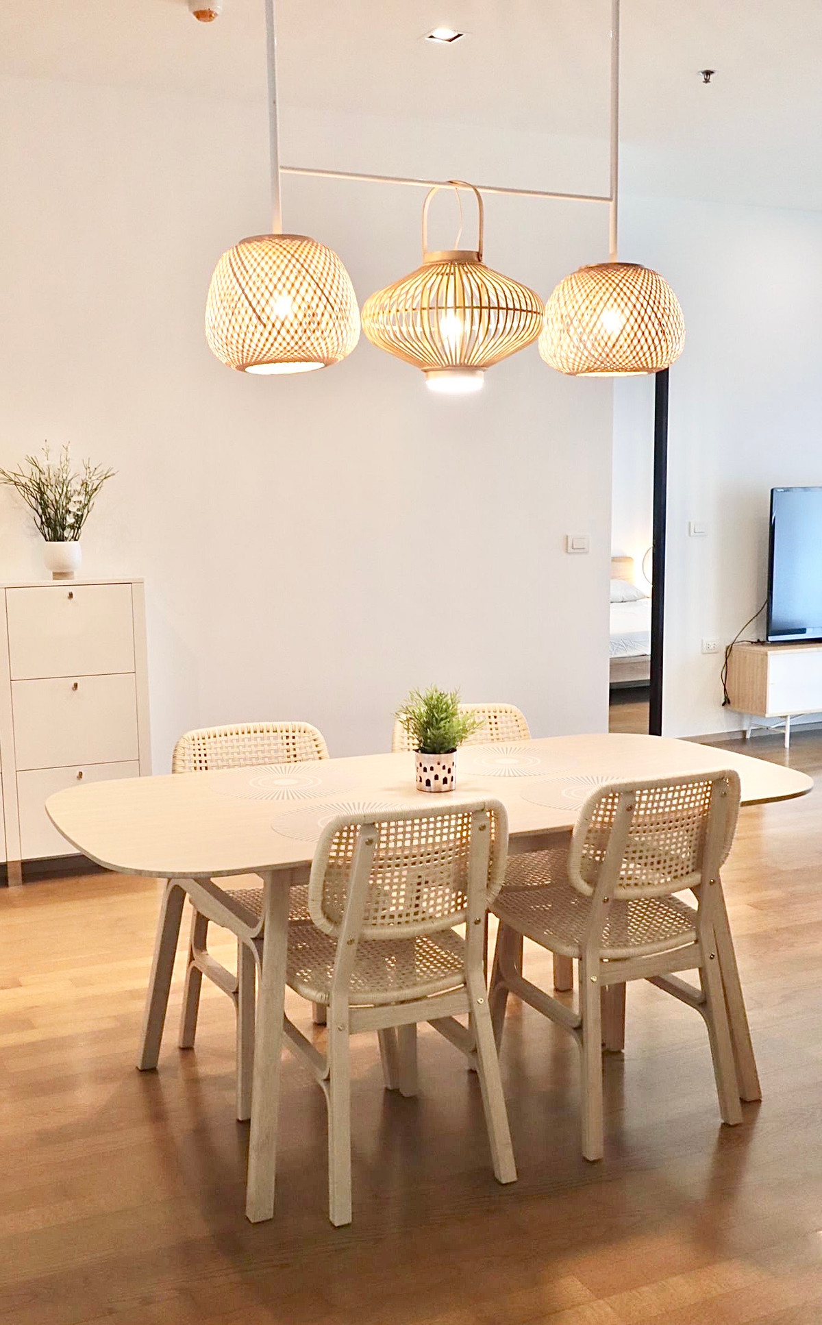 ให้เช่าคอนโดสุขุมวิท อโศก ทองหล่อ : ให้เช่า The Madison Condominium ราคา 75,000 บาท [MKr260414]