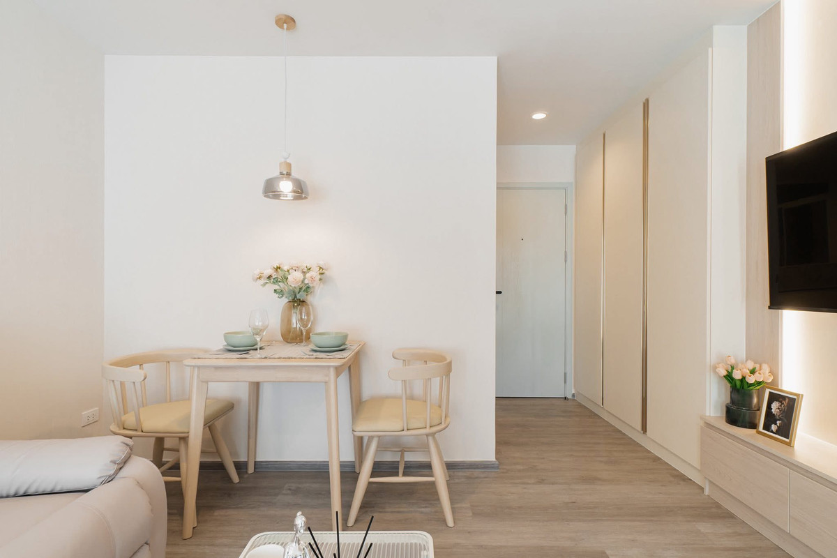 ให้เช่าคอนโดบางนา แบริ่ง ลาซาล : คอนโดใหม่ ชั้น 6 พร้อมเฟอร์นิเจอร์ ตกแต่งสวยงาม ให้เช่า ย่านบางนา ใกล้มหาวิทยาลัยเซาธ์อีสท์บางกอก เพียง 350 เมตร