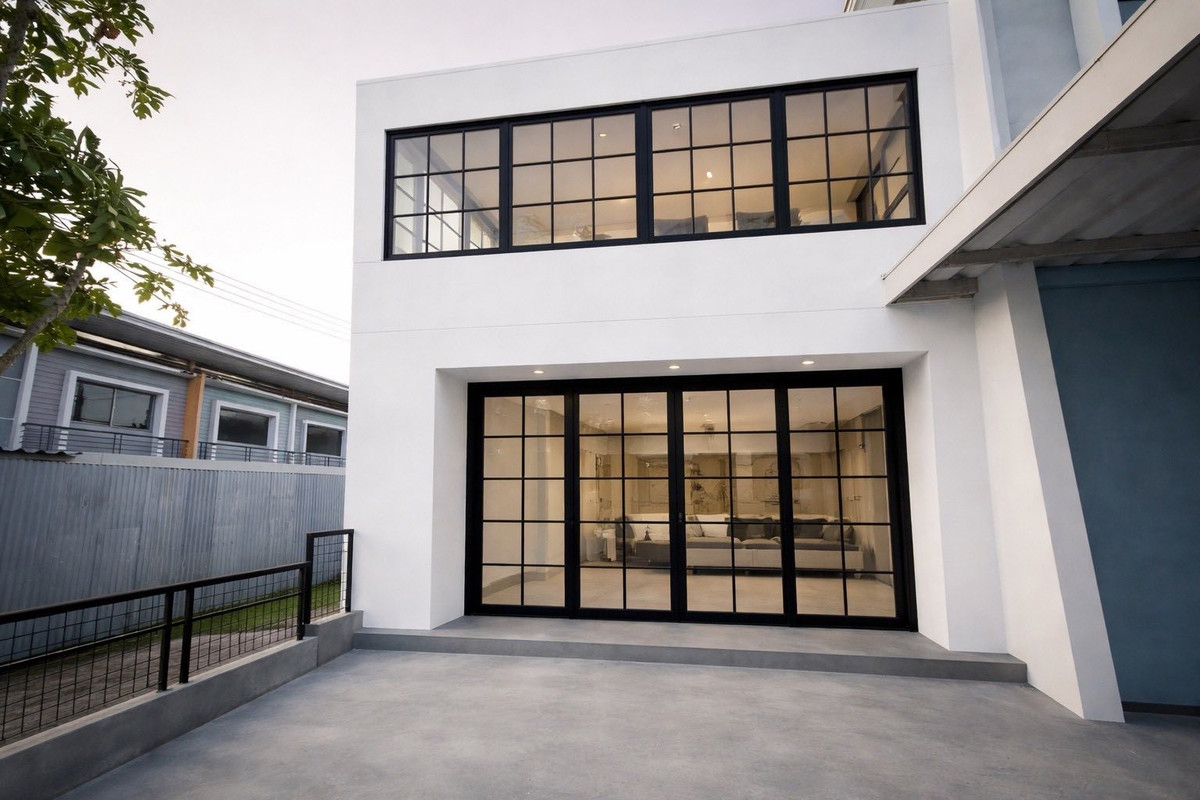 ขายทาวน์โฮมพัทยา บางแสน ชลบุรี สัตหีบ : หมู่บ้านไลฟ (Life) ซอย 12  ใกล้ตัวเมืองชลบุรี ​การเดินทางสะดวก