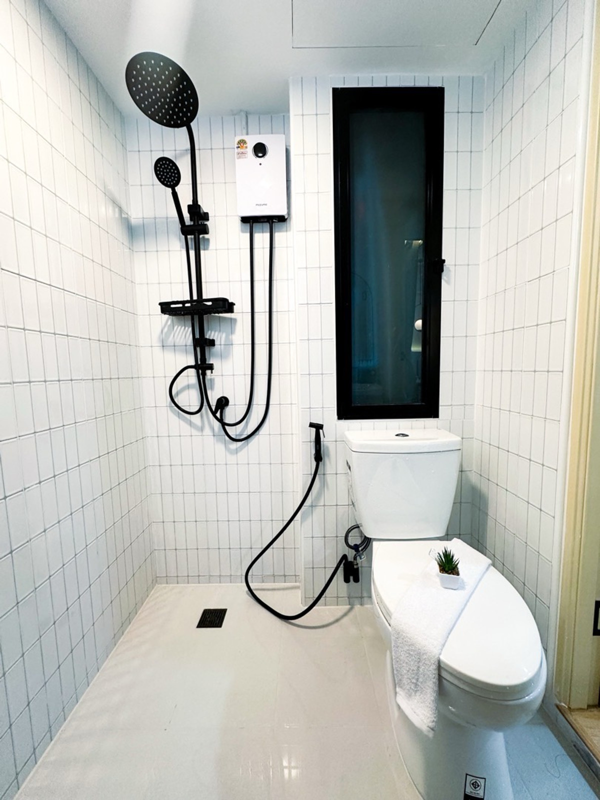 ขายคอนโดลาดพร้าว เซ็นทรัลลาดพร้าว : ขาย‼️คอนโดใกล้รถไฟฟ้าแค่400เมตร🚝💙💛ธันยาคารคอนโด ลาดพร้าว38🌈 ชั้น5 ขนาด29ตรม.1นอน1น้ำกั้นห้องเฟอร์ครบบิ้วอินแน่นพร้อมอยู่ ราคา 1.299ลบ ฟรีโอน✅