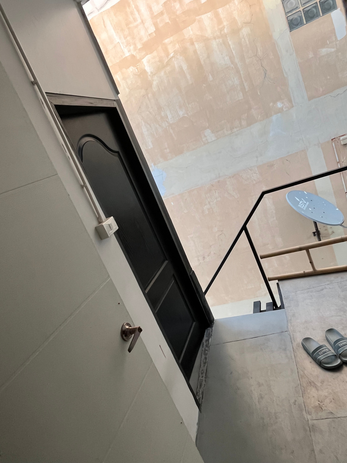 ขายสำนักงานเกษตร นวมินทร์ ลาดปลาเค้า : ขายที่ดินติดถนนเกษตรนวมินทร์ 20 ตรว. พร้อมออฟฟิต  ขาย 4.7 ล้าน  