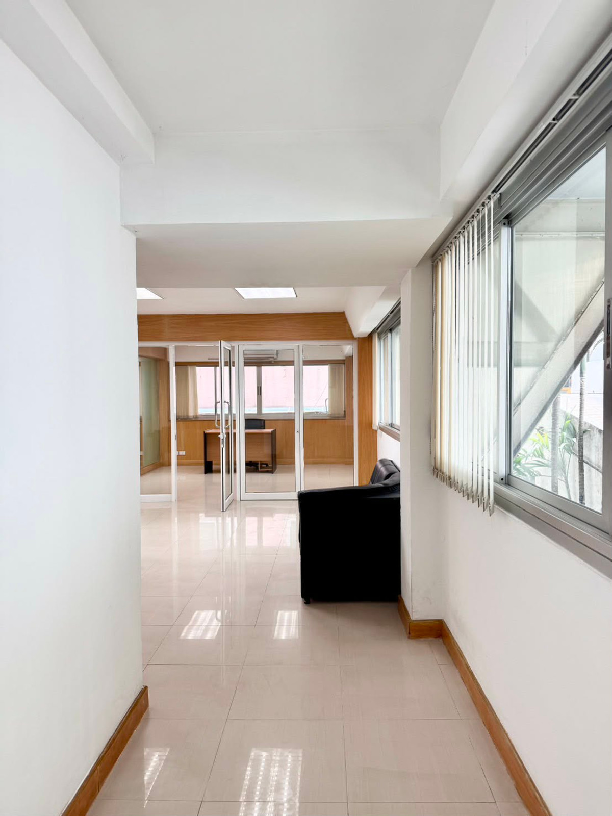 ให้เช่าสำนักงานราชเทวี พญาไท : ให้เช่า พื้นที่สำนักงาน ชิดลม เพชรบุรีตัดใหม่ อาคาร เอส กรุ๊ป 110 ตร.ม. ใจกลางเมือง ใกล้ BTS ชิดลม