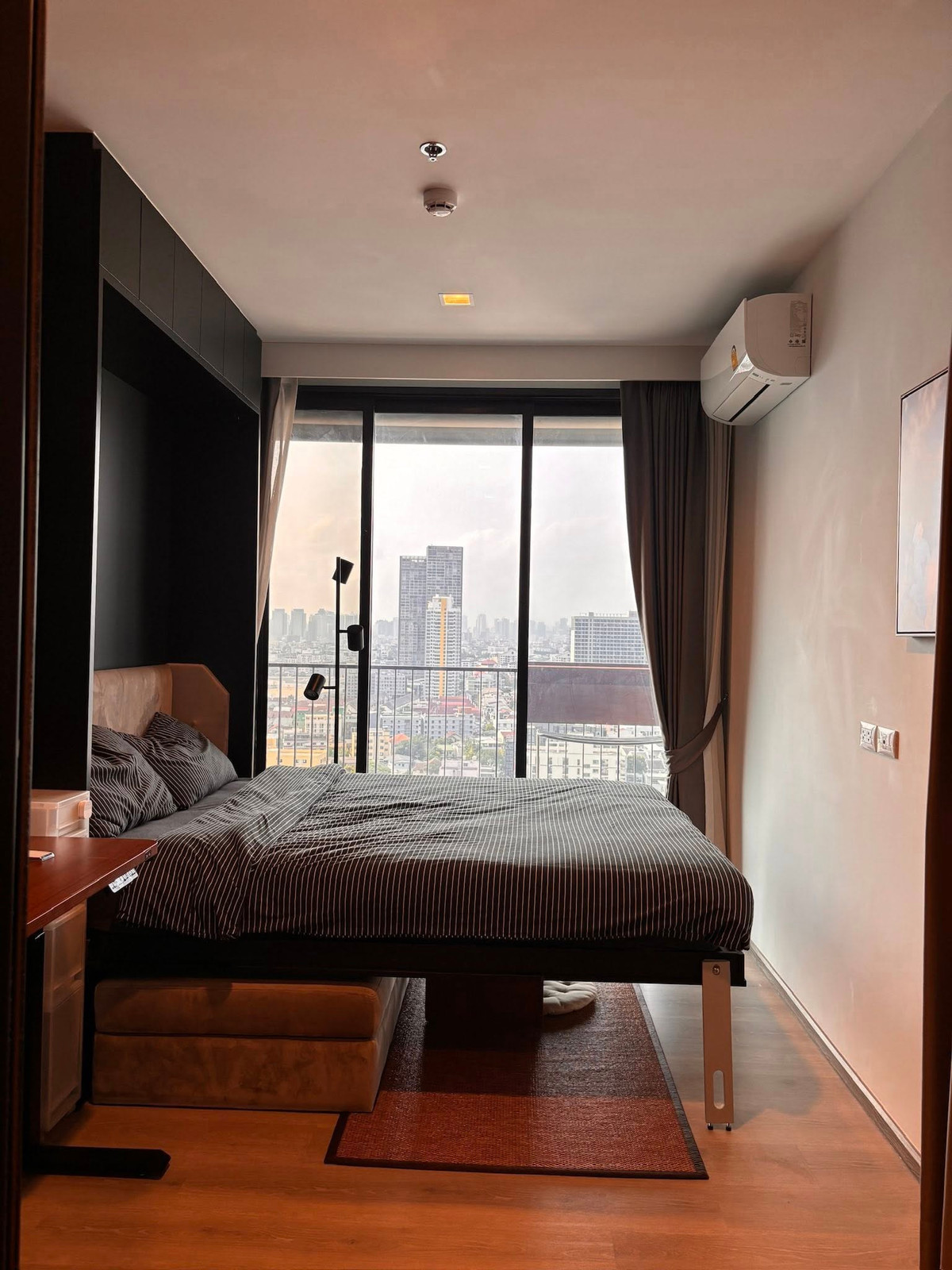 For RentCondoLadprao, Central Ladprao : 🏢 For Rent | The Line Phahonyothin Park (Building B) ✨ Beautiful room, high floor, open city view, south.