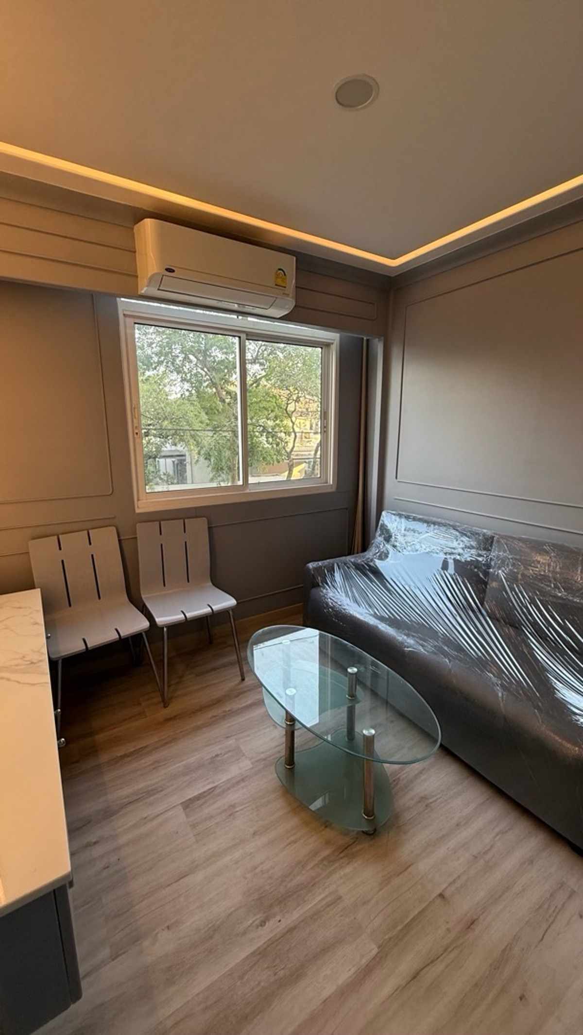 ให้เช่าคอนโดเลียบทางด่วนรามอินทรา : For rent JW. Sriwara 2 bed 2 bath 58 sqm 20,000 ให้เช่า 2 นอน 2 น้ำ 58 ตรม 20,000