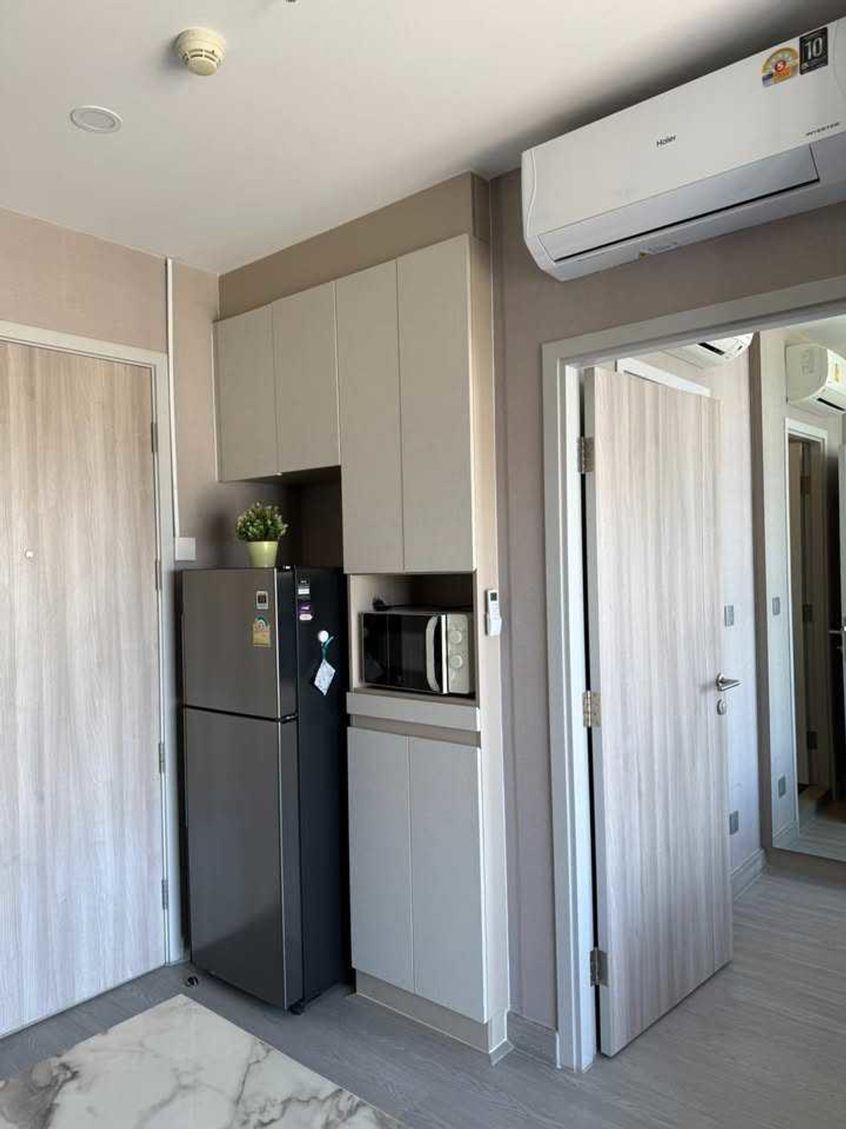 For RentCondoSathorn, Narathiwat : ✨ Bright & Beautiful Condo with Open View in Sathorn – Only 19,000 THB! 🌇 🏙️ KnightsBridge Prime Sathorn | Near BTS Chong Nonsi