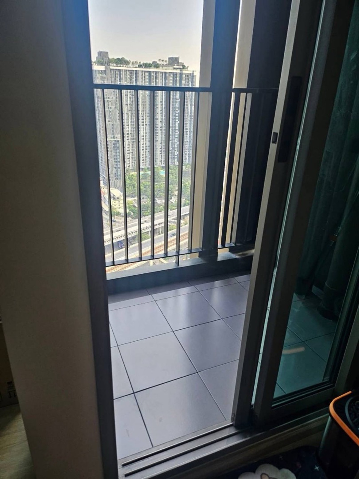 For SaleCondoThaphra, Talat Phlu, Wutthakat : 📍 Whizdom Station Ratchada - Thapra
🚆 Next to BTS Talat Phlu, very convenient to travel.
 Easy to rent, good yield