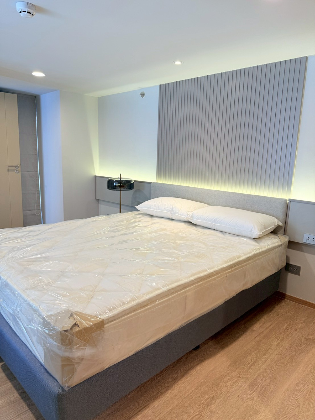 For RentCondoSiam Paragon ,Chulalongkorn,Samyan : For rent: Culture Chula, 2 bedrooms, 3 bathrooms, 2 parking spaces, cheapest price in the building. only here