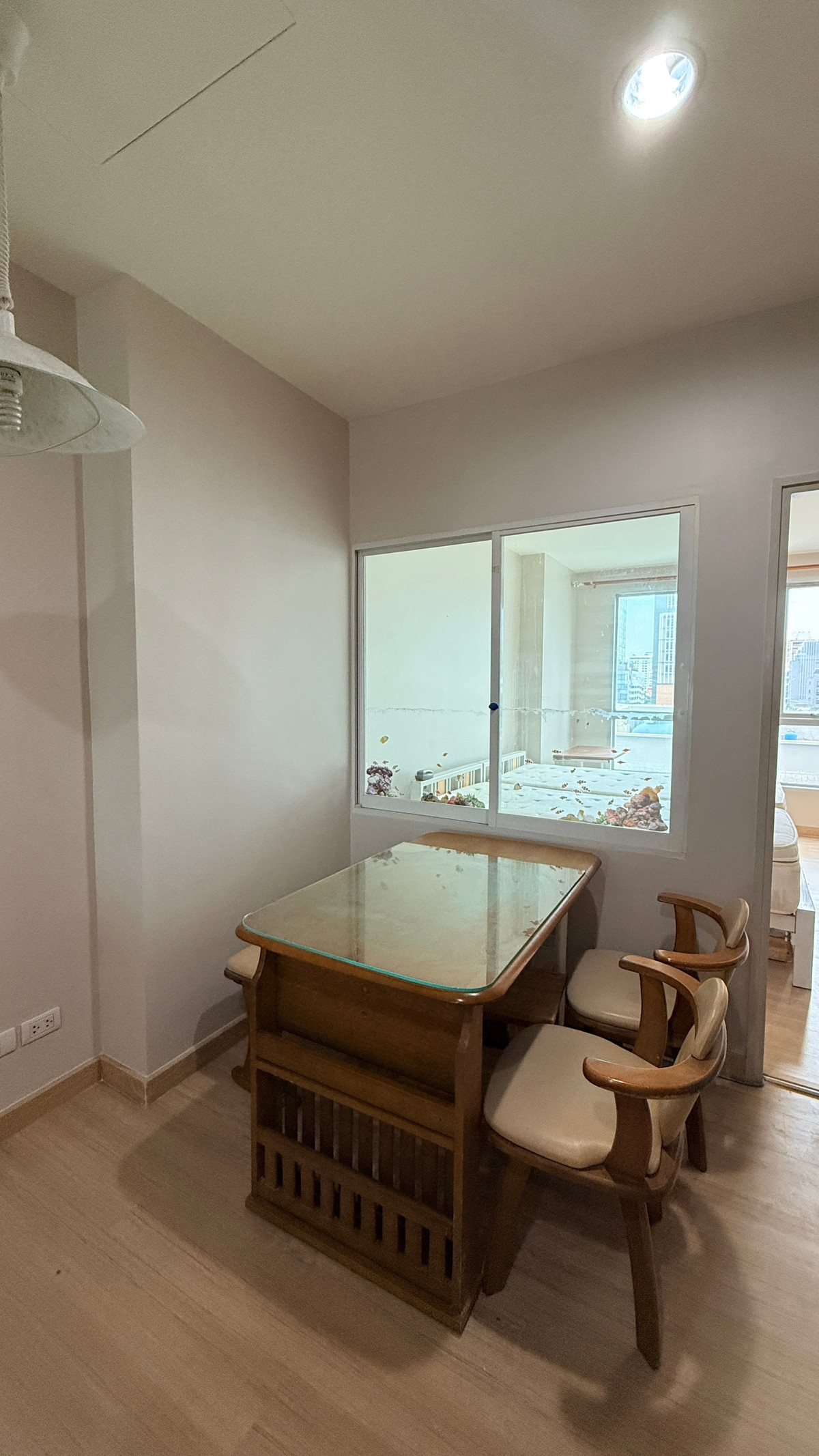 For RentCondoSathorn, Narathiwat : For rent, best price, life sathorn 10, near BTS Chong Nonsi, separate kitchen, can cook, no smell, fully furnished, ready to move in, quick response 064-974-2441