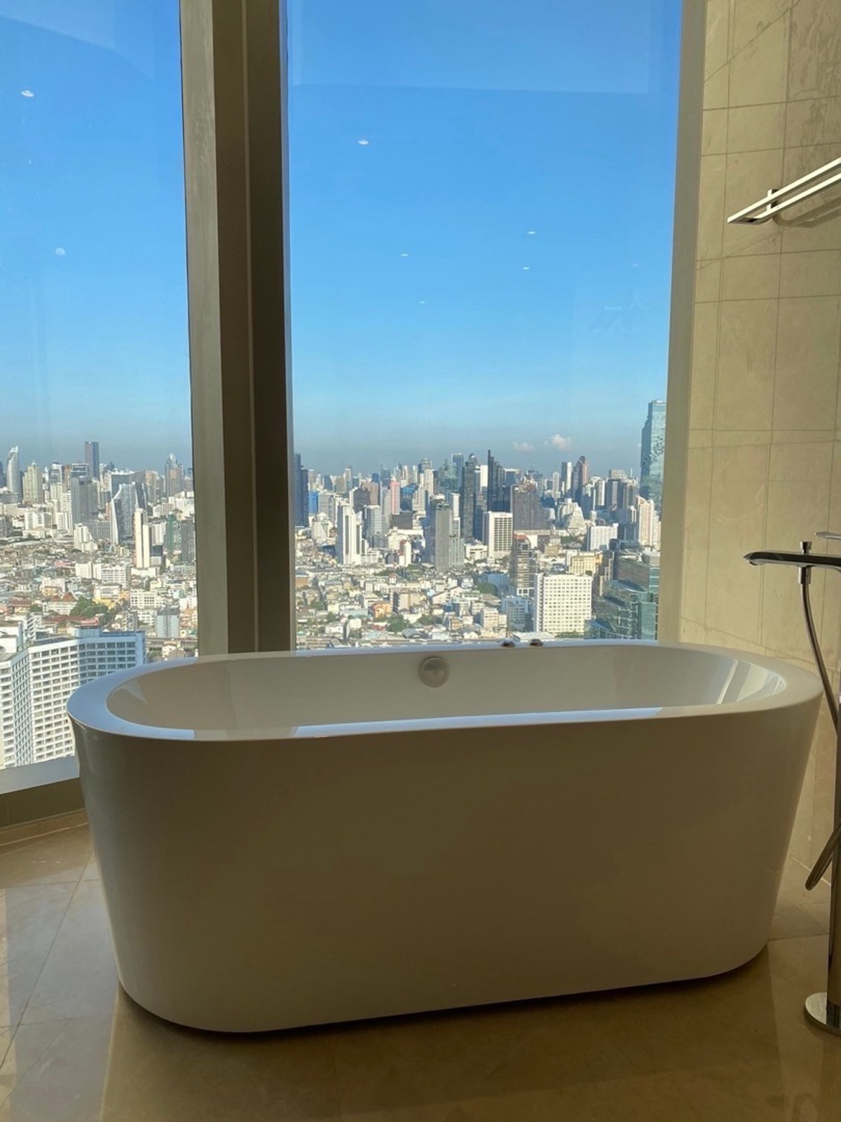 For SaleCondoWongwianyai, Charoennakor : Magnolias Waterfront Residences for sale☎️0912322009