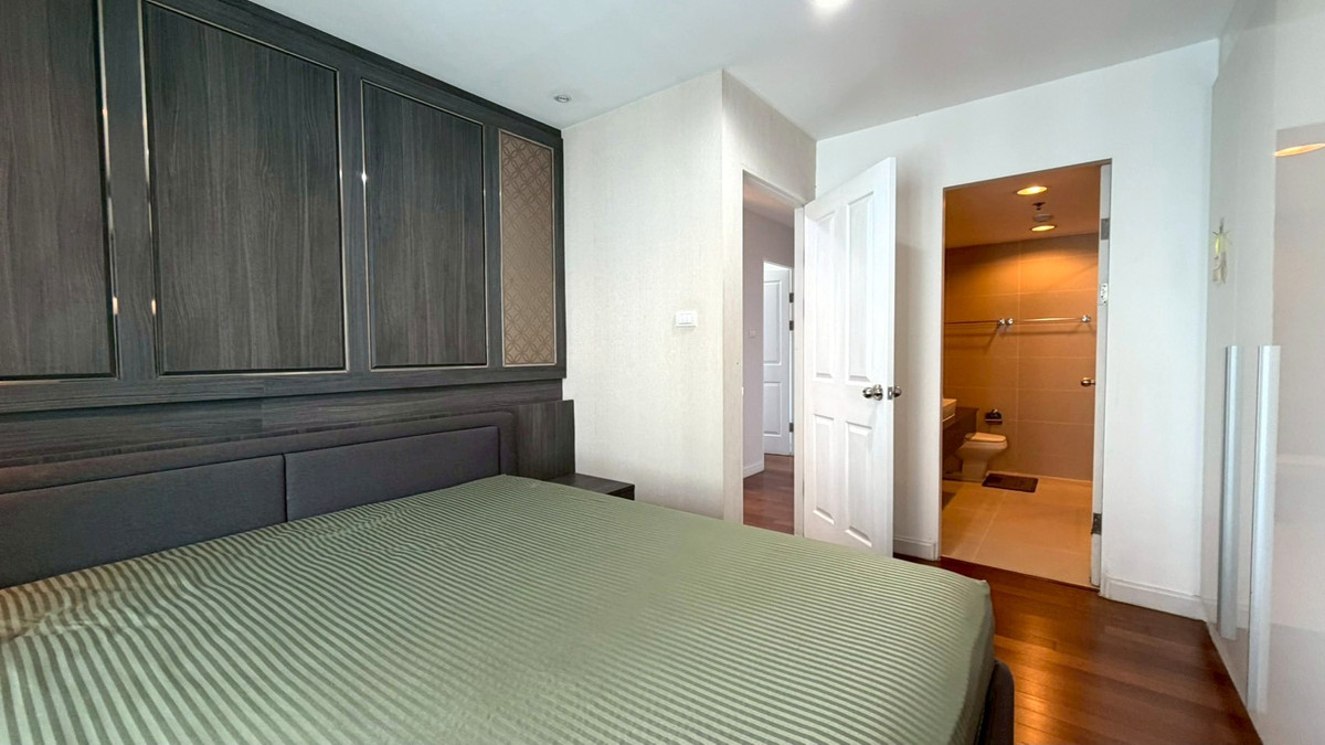 For RentCondoRama9, Petchburi, RCA : ✨ Big room, Rare Item! 3 bedrooms in the heart of Rama 9 | Live seriously, live life to the fullest ✨