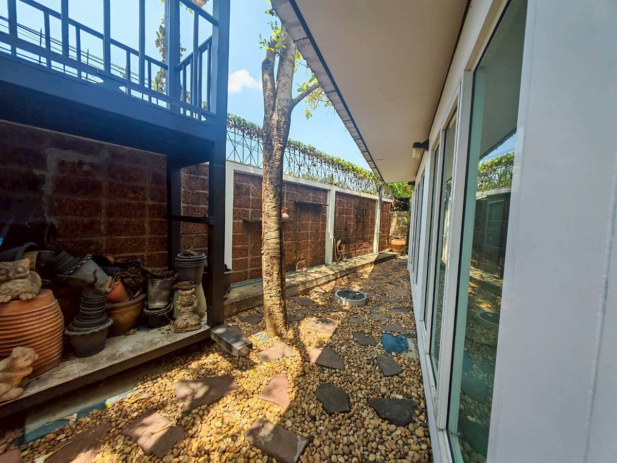 ขายบ้านลาดกระบัง สุวรรณภูมิ : 🏡 ขายบ้านเดี่ยว หมู่บ้านมัณฑนา วงแหวน-พระราม 9 บ้านสวย บรรยากาศร่มรื่น สไตล์บ้านสวน พื้นที่ใหญ่ หาไม่ได้แล้ว!