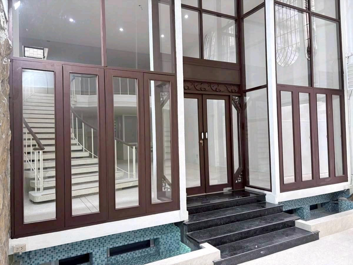 ให้เช่าโฮมออฟฟิศสยาม จุฬา สามย่าน : ให้เช่า/ขาย อาคารพาณิชย์บรรทัดทอง พระราม4 เยาวราช🎏🎋🎋出租/出售：位于耀华力路拉玛四路班塔通路的商业楼宇。