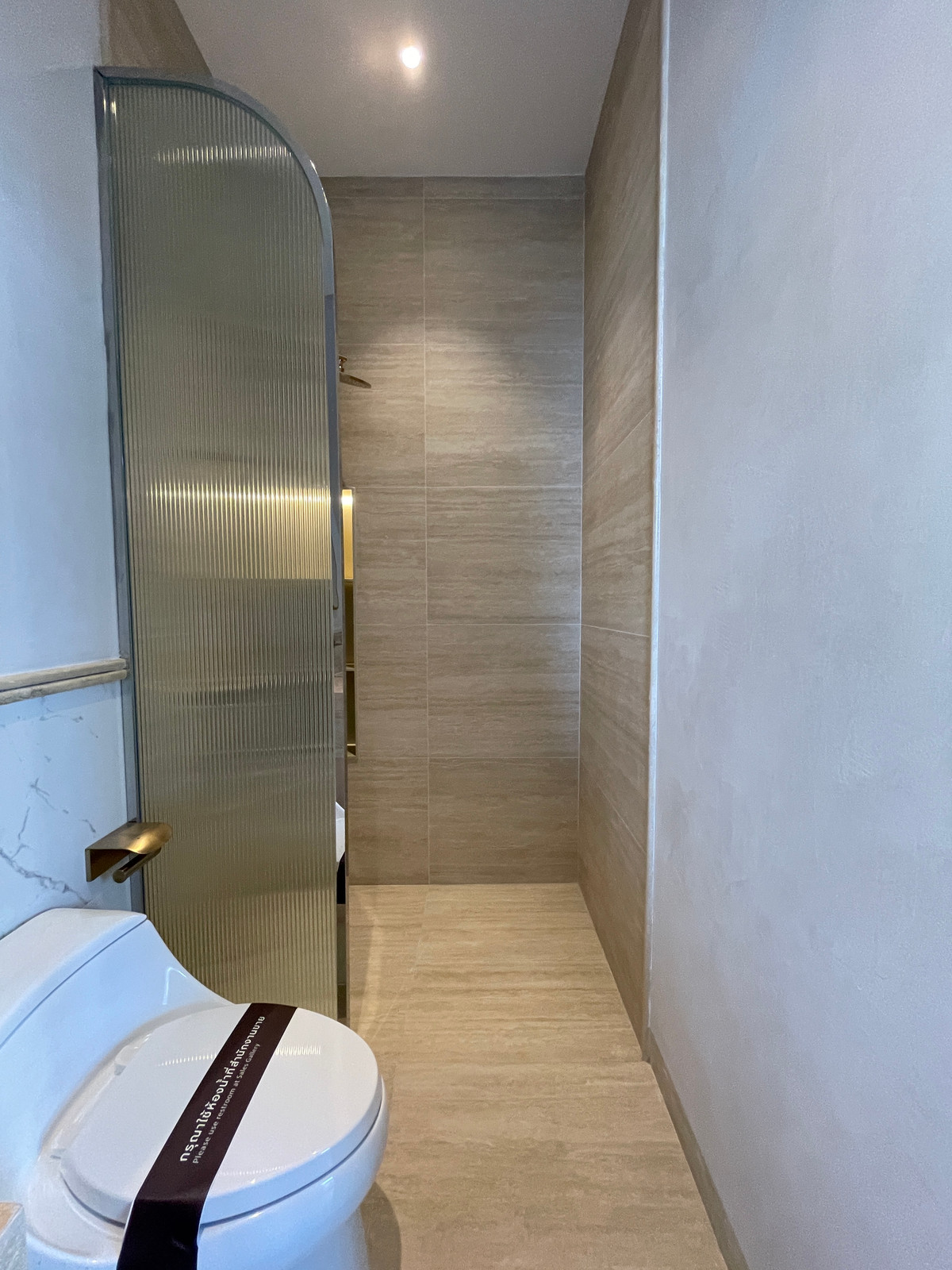 ขายบ้านเลียบทางด่วนรามอินทรา : 🔥 EXCLUSIVE PROMOTION 🔥โอกาสสุดท้ายในการครอบครองในราคาพิเศษที่สุด [ขาย] 💎 Ultra Luxury Show Unit | ELIVA Ekkamai - Eastville 💎 บ้านเดี่ยวหรู 3 ชั้น ดีไซน์ Mid-Century Modern — ความเป็นส่วนตัวสูงสุดเพียง 4 ยูนิตในโครงการ!