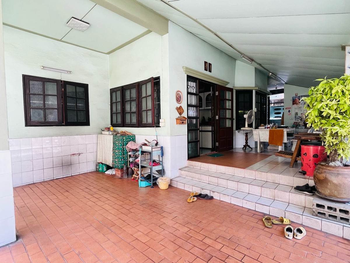 For SaleHouseRamkhamhaeng, Hua Mak : Single house for sale Soi Ramkhamhaeng 68 Near Lam Sali intersection, Ban Ma, Amway, Kittinivet BTS station.