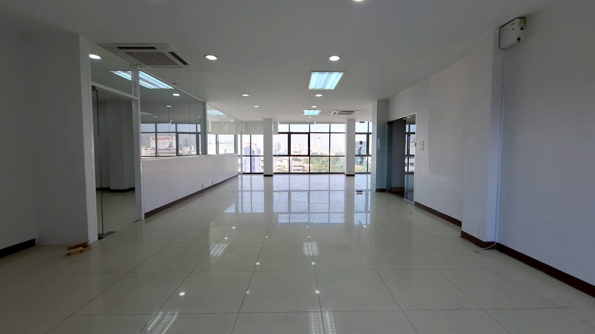 OfficeBangna, Bearing, Lasalle : Prime 7-Story Office Building for Sale/Rent – Strategic Front-Unit Location in Bangna-Trad 34