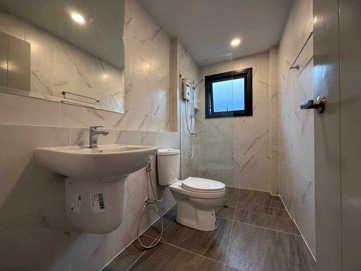 ให้เช่าบ้านปทุมธานี รังสิต ธรรมศาสตร์ : ให้เช่าบ้านเดี่ยว เซนโทร พหลฯ - วิภาวดี 3 ใกล้ โฮมโปรรังสิต เพียง 4 นาที