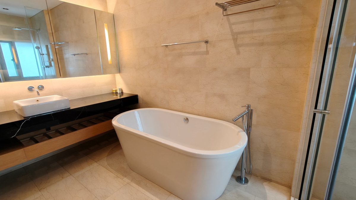 ขายคอนโดสีลม ศาลาแดง บางรัก : ขายคอนโดศาลาแดง เรสซิเดนซ์ 