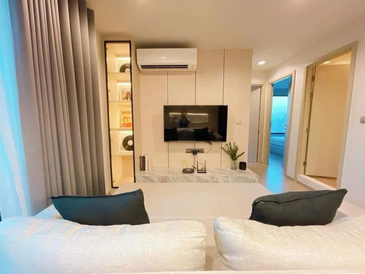 For RentCondoLadprao, Central Ladprao : 🏡✨ Very beautiful room Life Ladprao | Life Ladprao ✨🏡 📍 opposite Central Ladprao 🚆 next to BTS Ladprao Intersection | connected to MRT Phahon Yothin 🔑 Condo for rent Life Ladprao * Building A, 41st floor, high view, airy * Size 50 sq m. * 2 bedrooms | 1 b