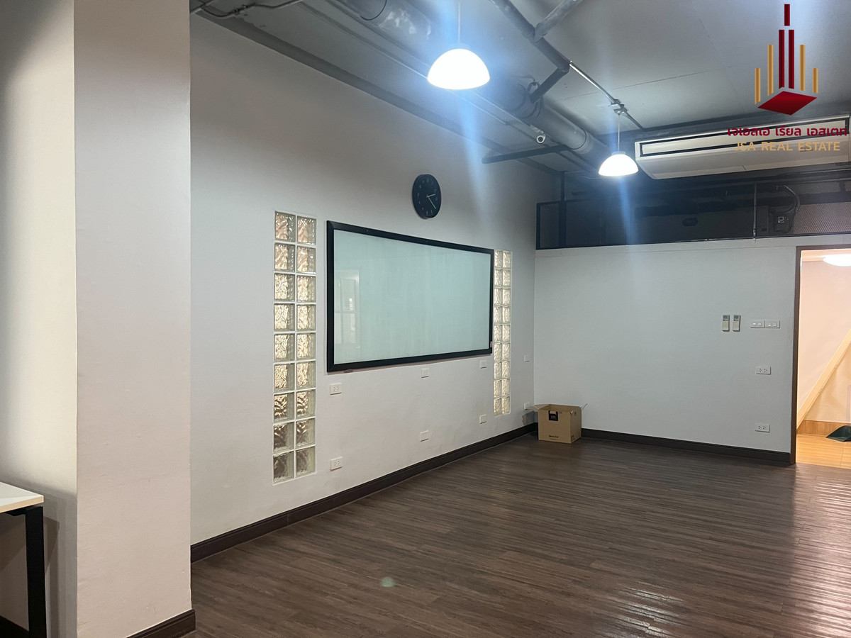 For RentCondoSilom, Saladaeng, Bangrak : ✨ For Rent: Silom Terrace Condo ✨ 💰 Only 80,000 THB/month